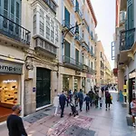 Holidays2Malaga Calle Nueva 2 bedroom High Speed WIFI